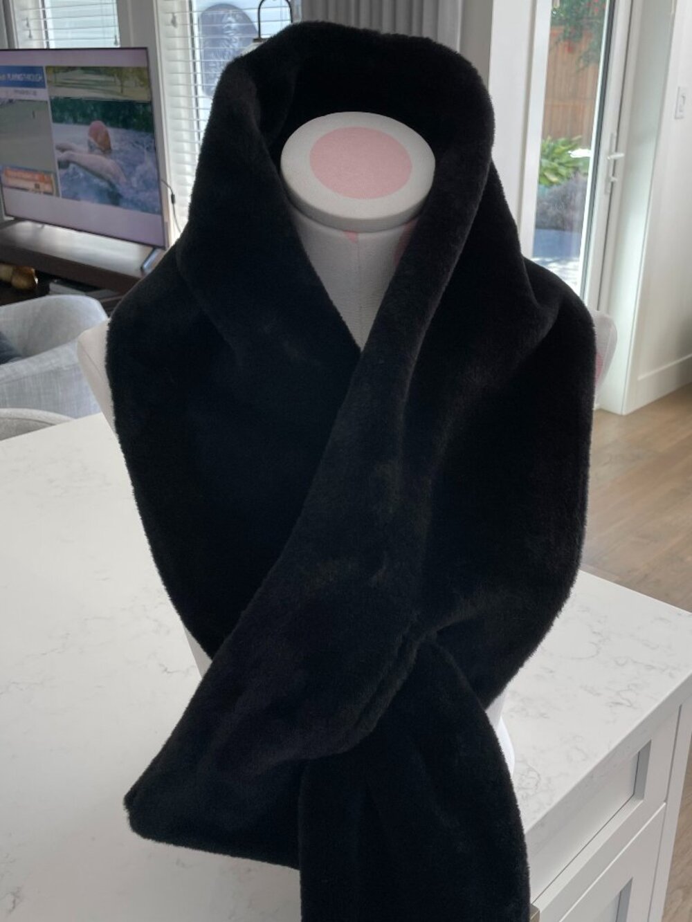 VEX Collection Stylish Cozy 100% Poly Plush Scarf w Pull-Through Close Black OS
